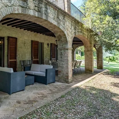Casale In Val D Orcia Dağ evi *